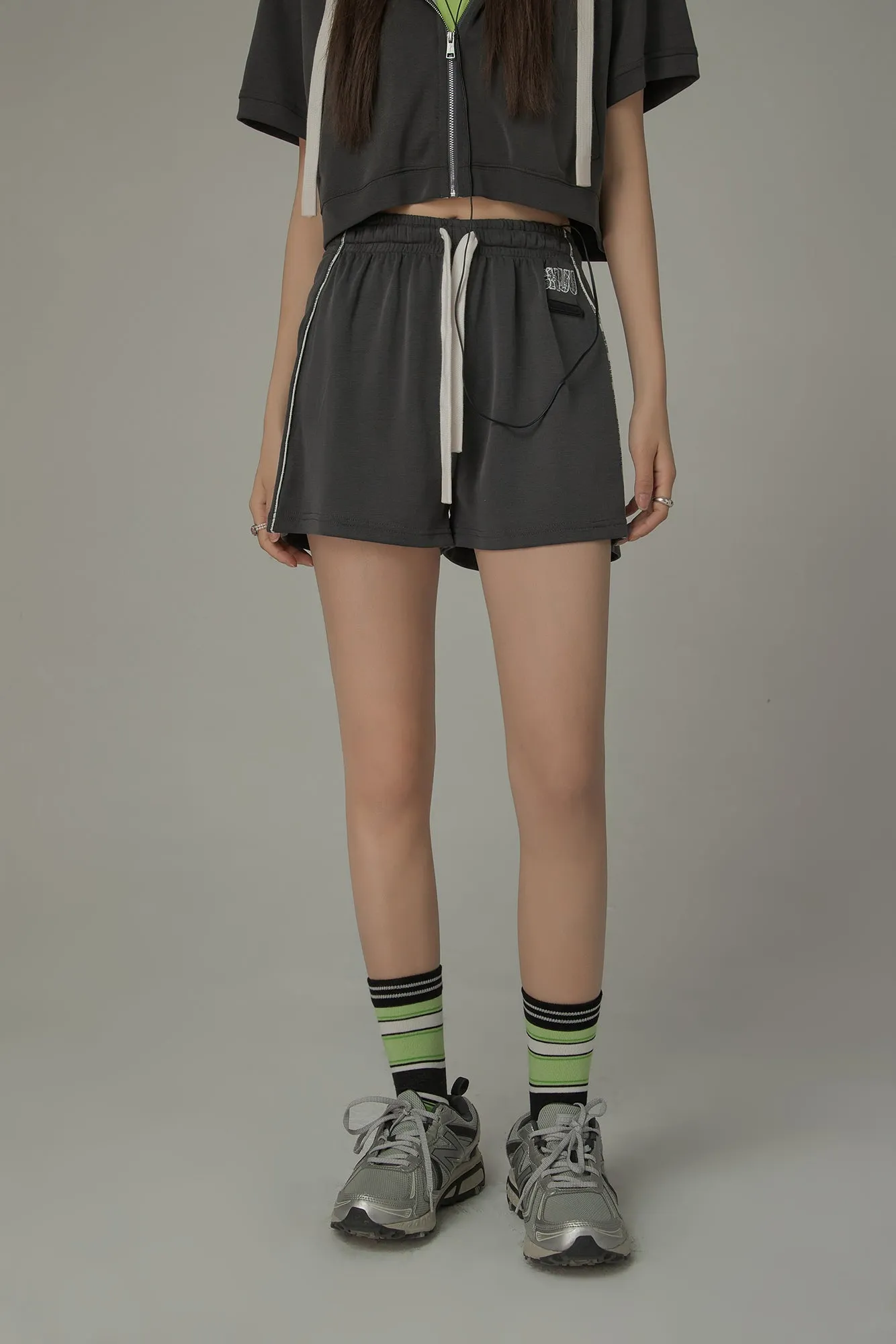 Drawstring Elastic Waist Banded Shorts